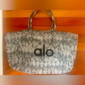 Alo Long Tote Bag